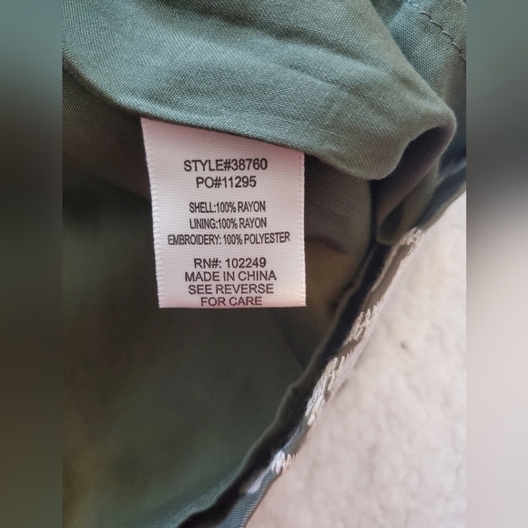 Bundle Only: Skies‎ Are Blue Women  L Green Allover Tribal Embroidery Lined Top - Picture 3 of 8